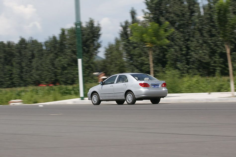 图为花冠行驶中的动态