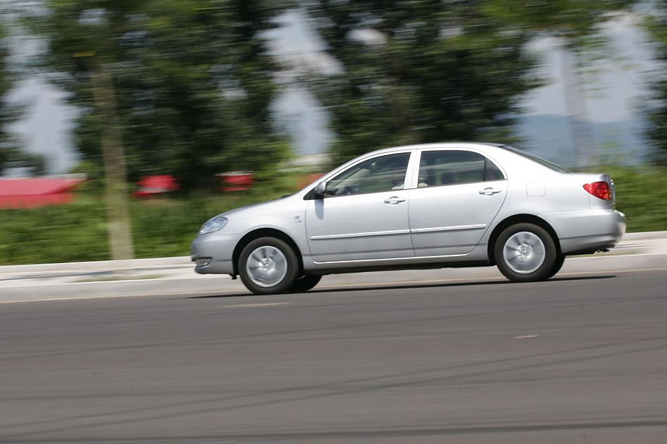 图为花冠EX内饰及细节