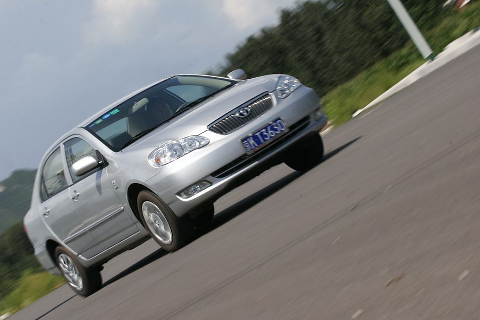 图为内饰及细节