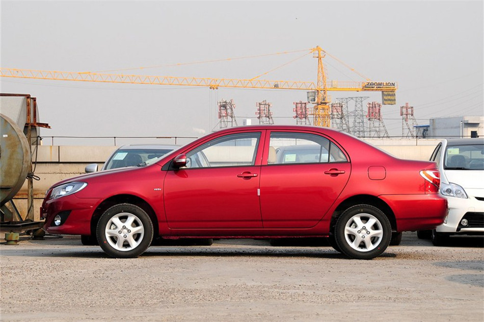 2013款花冠1.6L AT 豪华版 外观