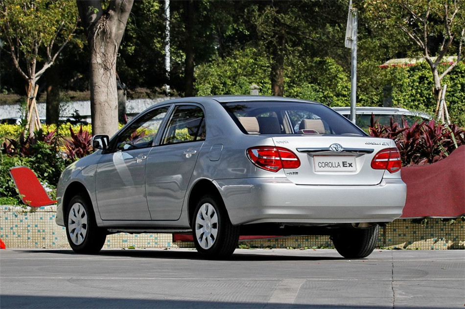 2013款花冠1.6L手动卓越版