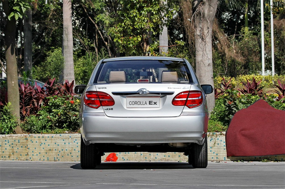 2013款花冠1.6L手动卓越版