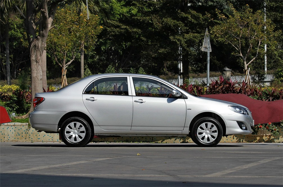 2013款花冠1.6L手动卓越版