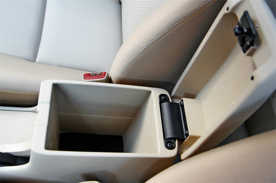 2013款花冠1.6L手动卓越版