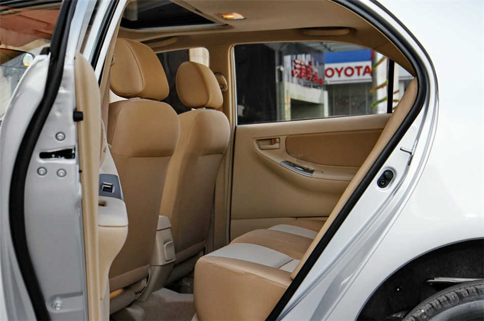 2013款花冠1.6L手动卓越版