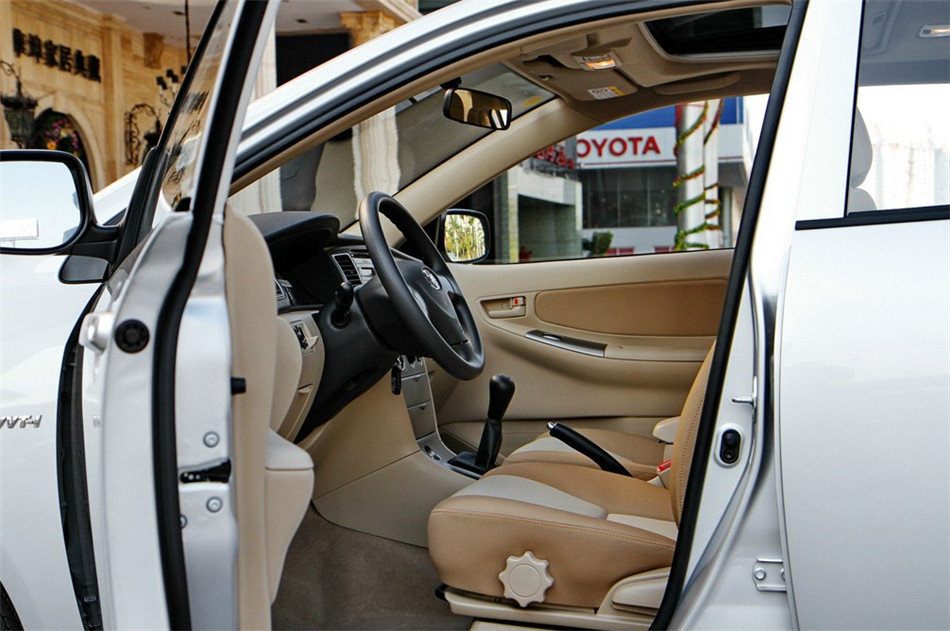 2013款花冠1.6L手动卓越版