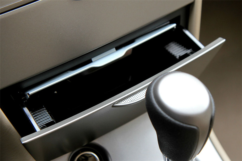 2013款花冠1.6L自动卓越版