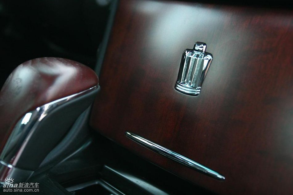 新皇冠内饰及细节