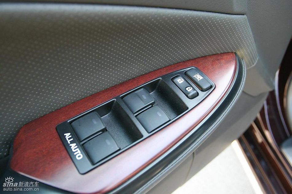 新皇冠内饰及细节