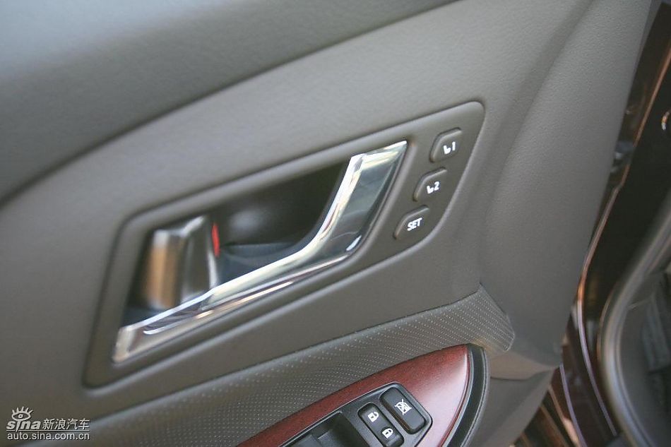 新皇冠内饰及细节