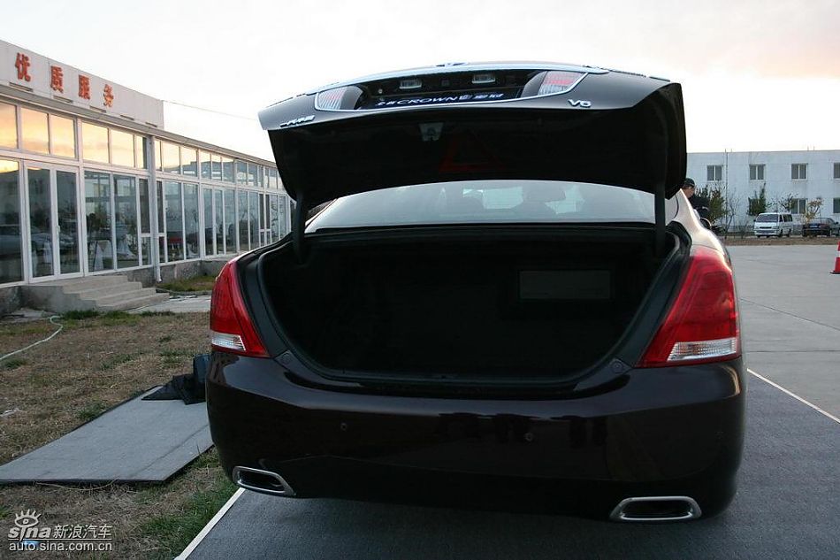 新皇冠内饰及细节