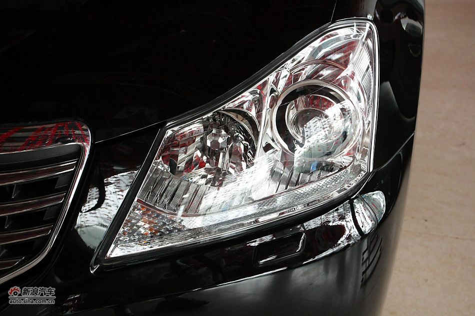 2010款新皇冠2.5L V6天窗导航版