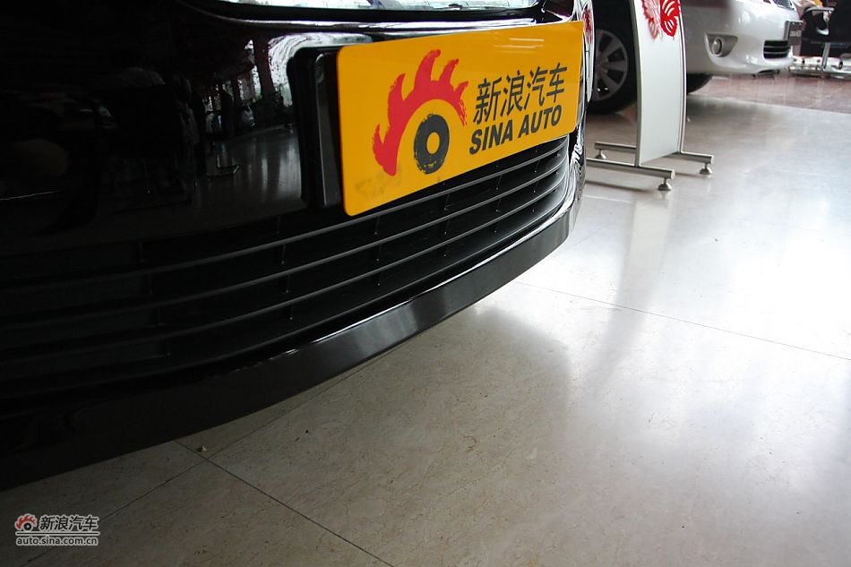 2010款新皇冠2.5L V6天窗导航版