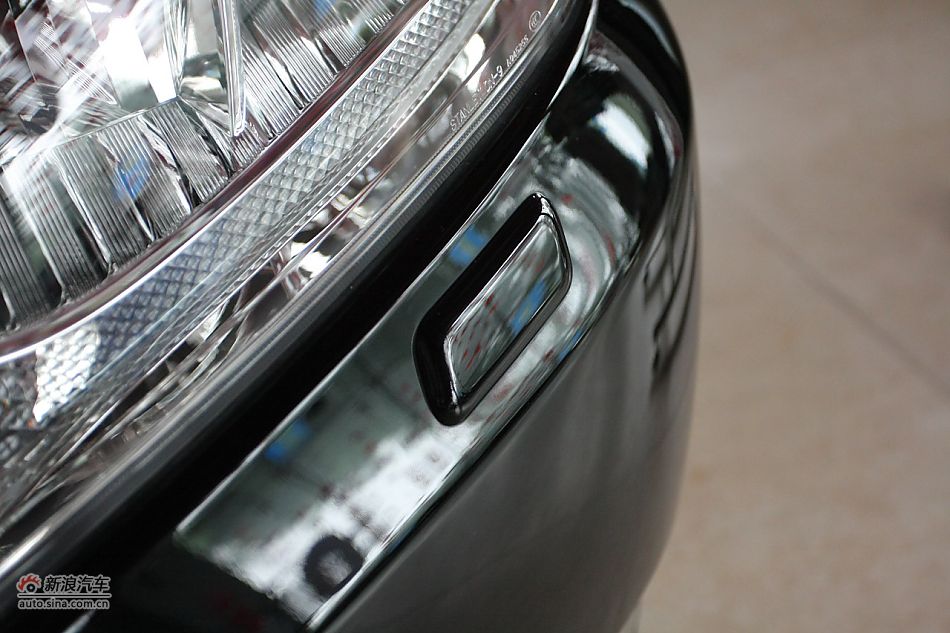 2010款新皇冠2.5L V6天窗导航版