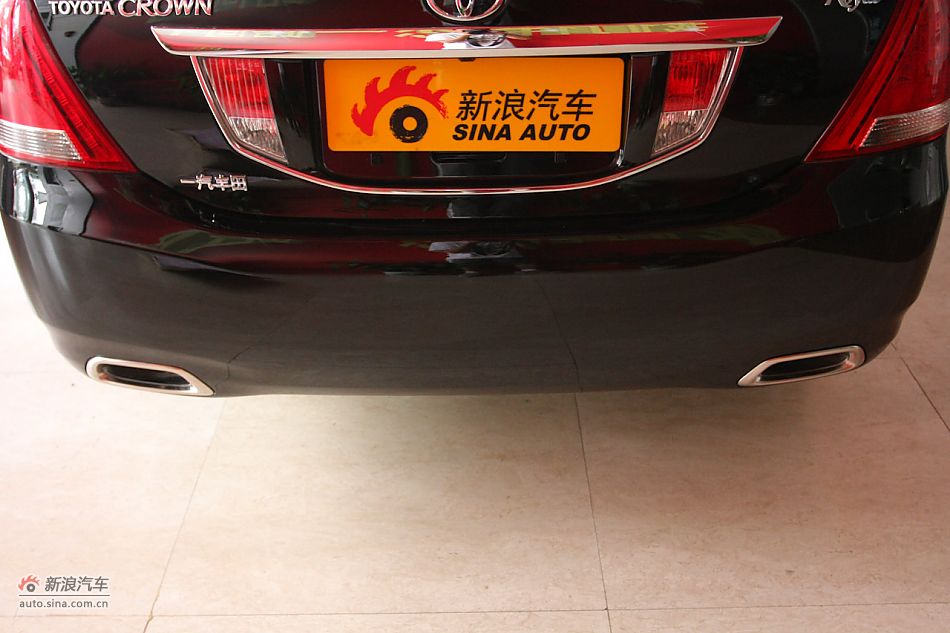 2010款新皇冠2.5L V6天窗导航版