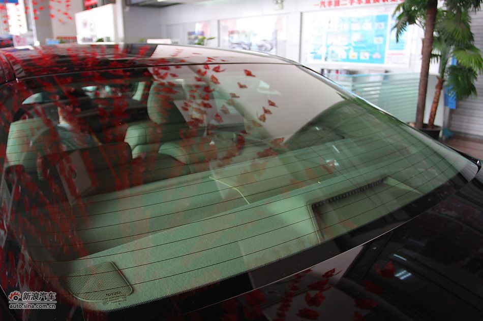 2010款新皇冠2.5L V6天窗导航版