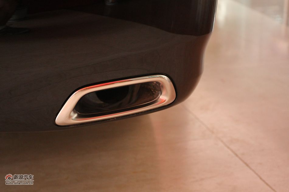 2010款新皇冠2.5L V6天窗导航版