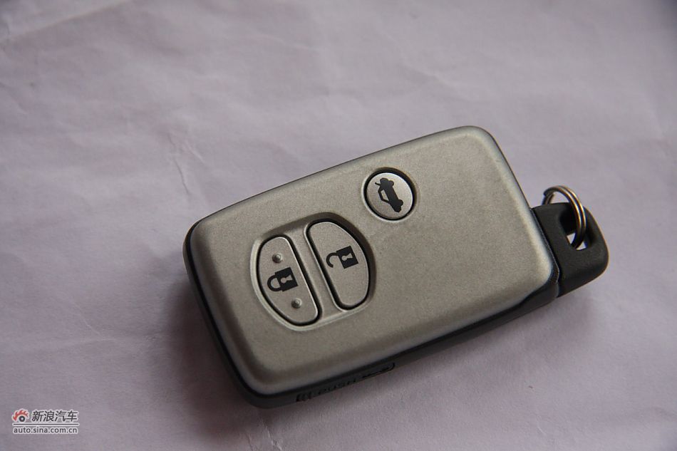 2010款新皇冠2.5L V6天窗导航版