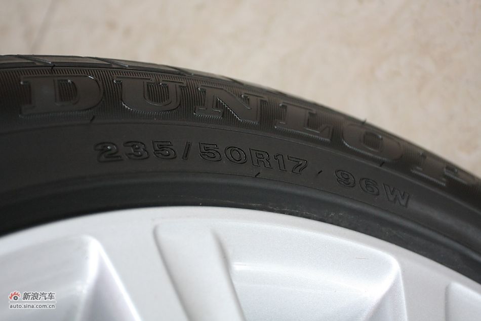 2010款新皇冠2.5L V6天窗导航版