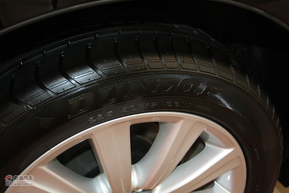 2010款新皇冠2.5L V6天窗导航版