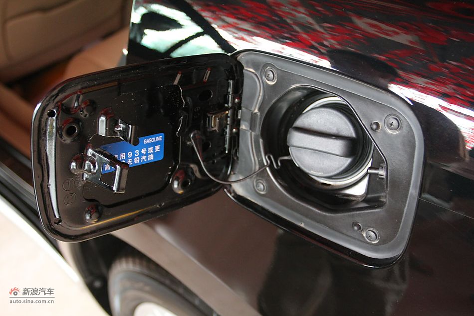 2010款新皇冠2.5L V6天窗导航版