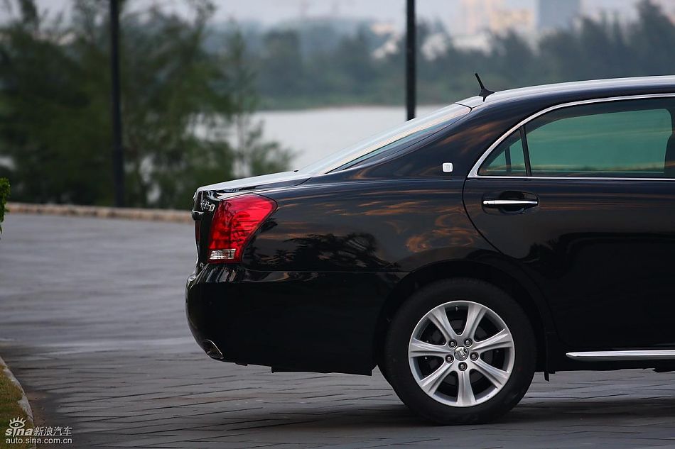 丰田新皇冠试驾实拍图外观