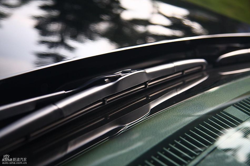 丰田新皇冠试驾实拍图发动机与细节