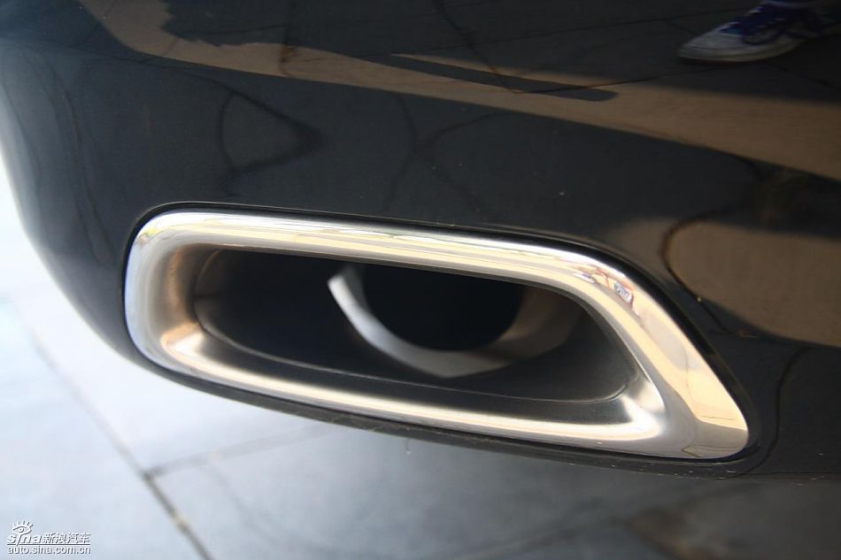 丰田新皇冠试驾实拍图发动机与细节