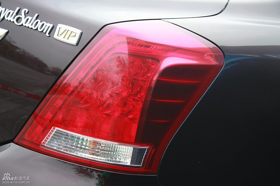 丰田新皇冠试驾实拍图发动机与细节