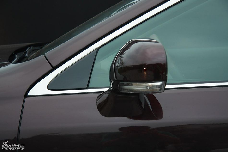 丰田新皇冠试驾实拍图发动机与细节