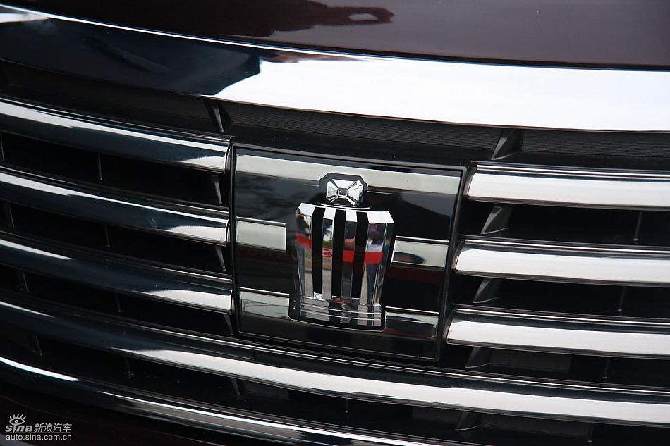 丰田新皇冠试驾实拍图发动机与细节