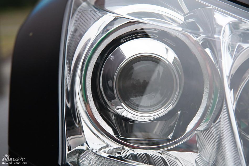 丰田新皇冠试驾实拍图发动机与细节