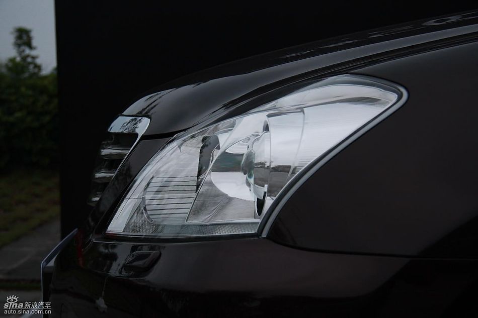 丰田新皇冠试驾实拍图发动机与细节