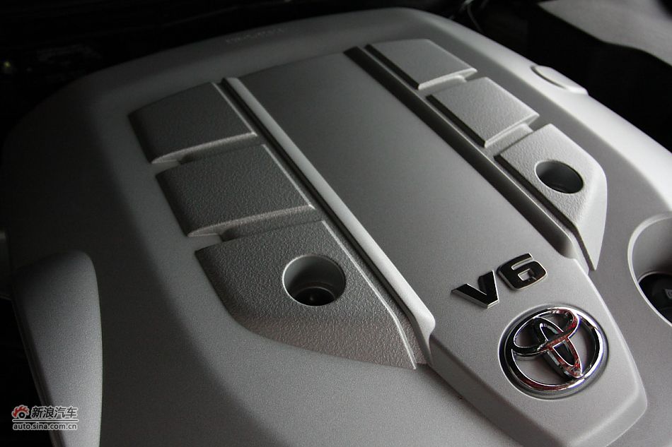 2010款新皇冠2.5L V6天窗导航版