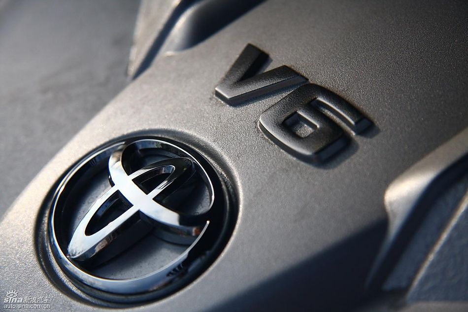 丰田新皇冠试驾实拍图发动机与细节