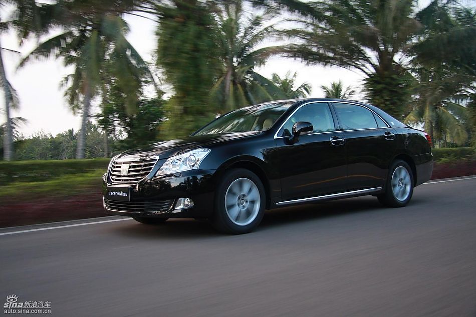 丰田新皇冠试驾实拍图动态