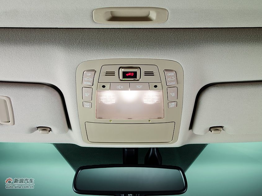 新皇冠内饰细节