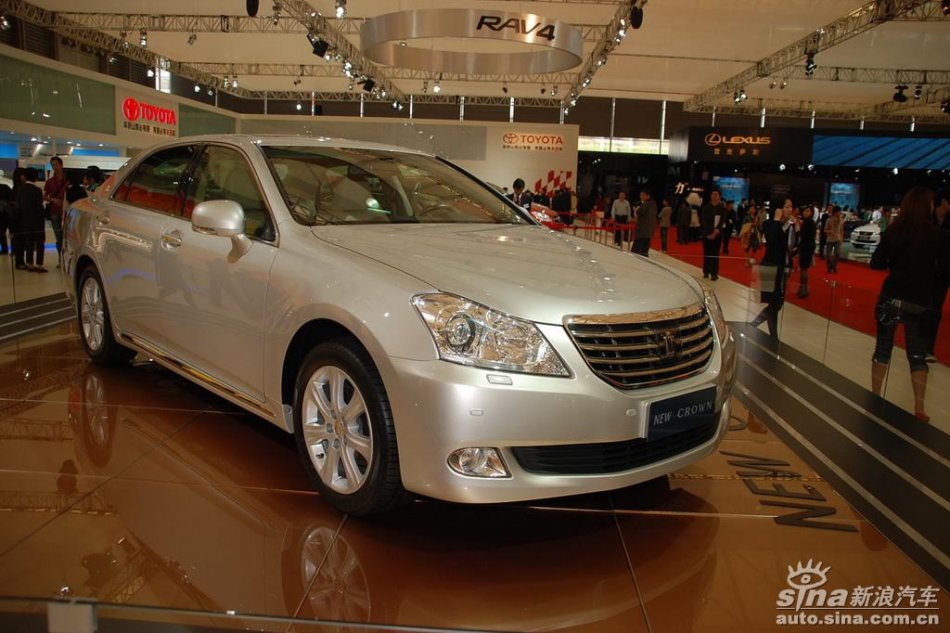 丰田新皇冠