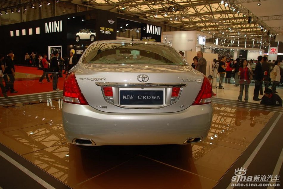 丰田新皇冠