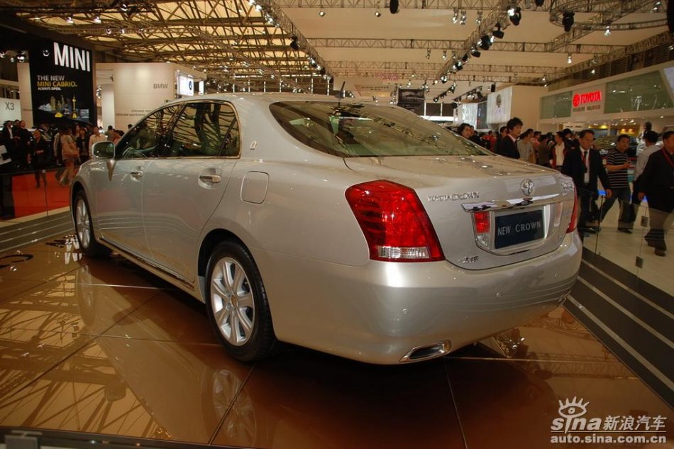 丰田新皇冠