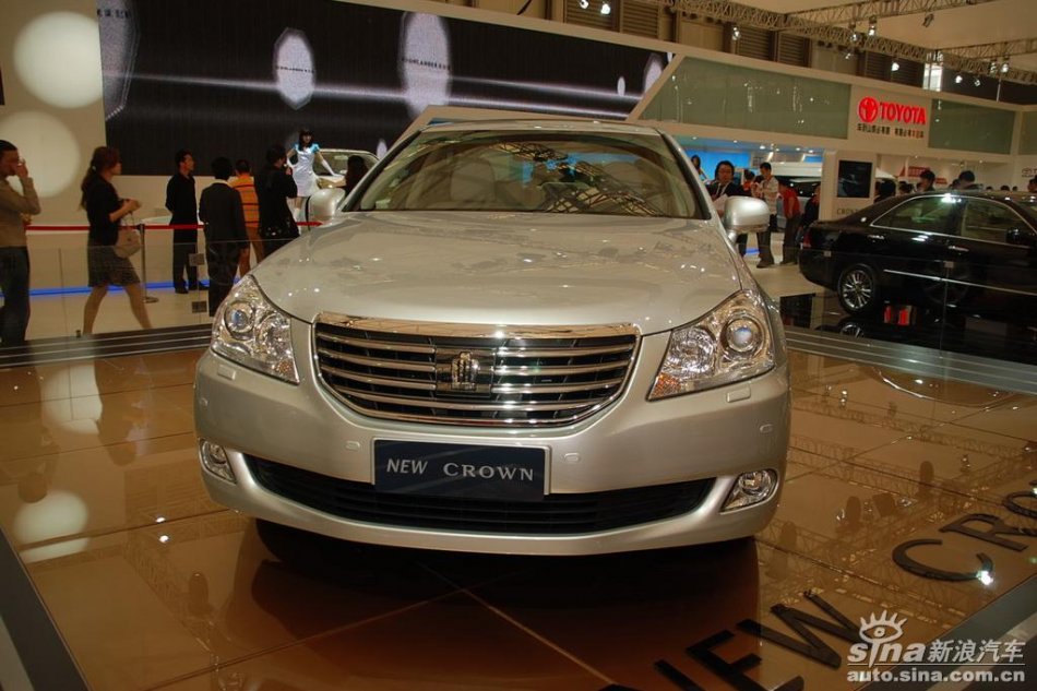 丰田新皇冠
