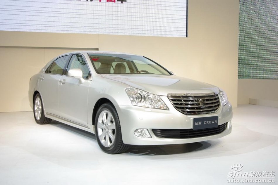 丰田新皇冠