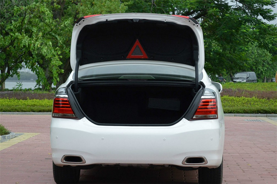 2012 V6 2.5L AT Royal οռ