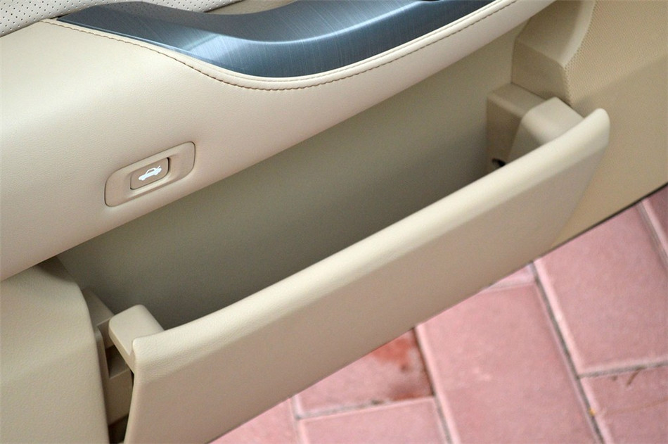 2012 V6 2.5L AT Royal οռ