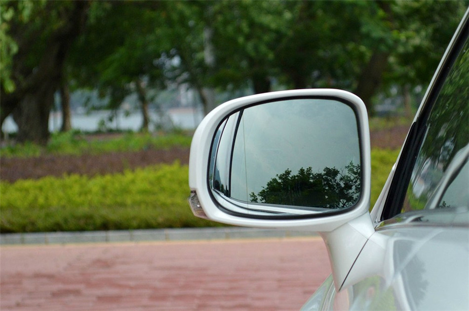 2012款 V6 2.5L AT Royal