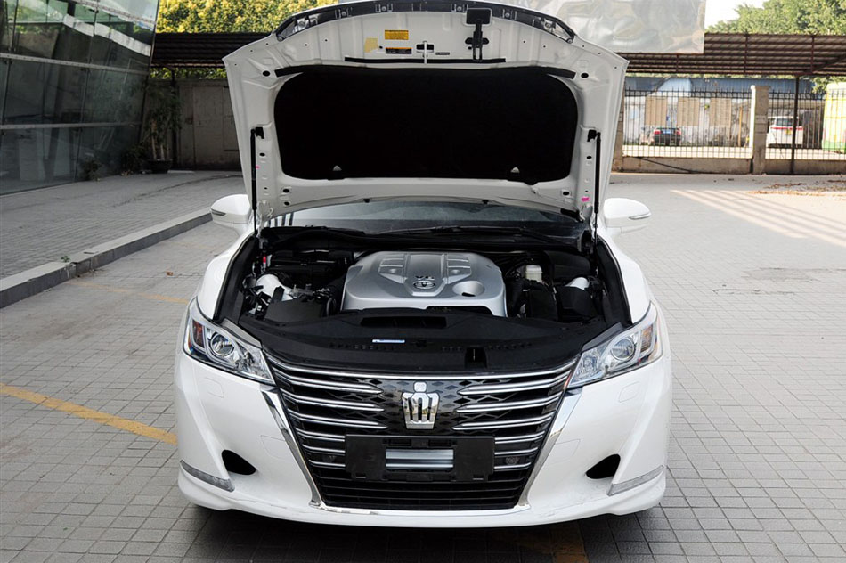 2015款 2.5L 时尚版 引擎底盘