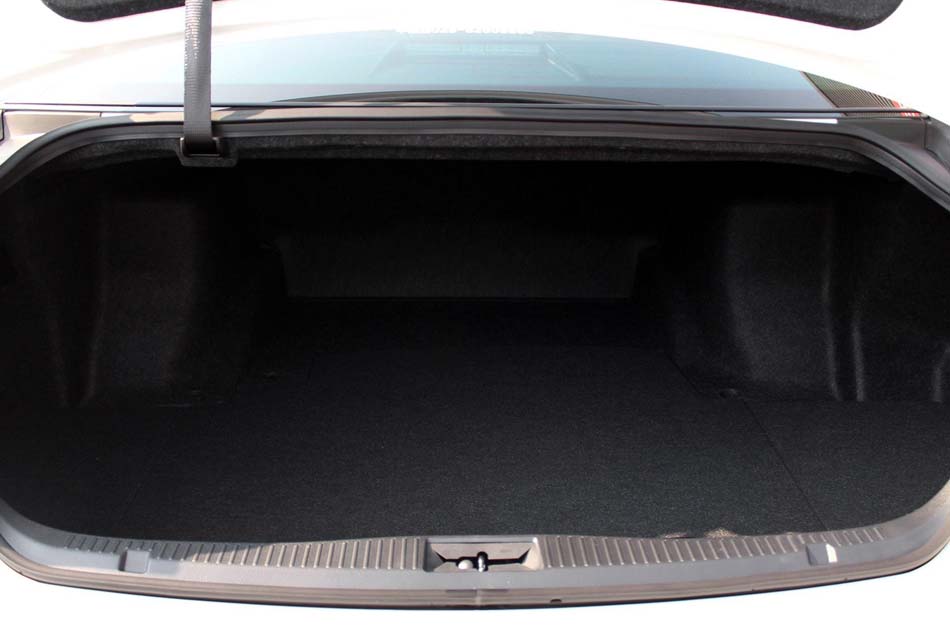 2018款 2.0T 先锋版 座椅空间