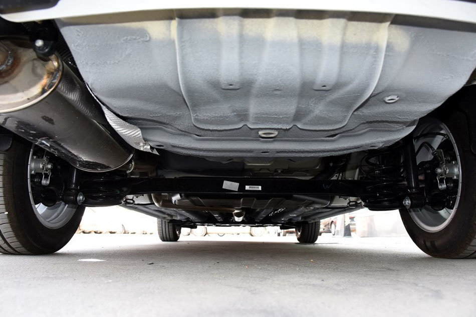 2017款 1.5L 时尚型 引擎地盘