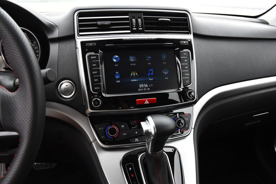 2017款 1.5T 自动两驱尊贵型 内饰