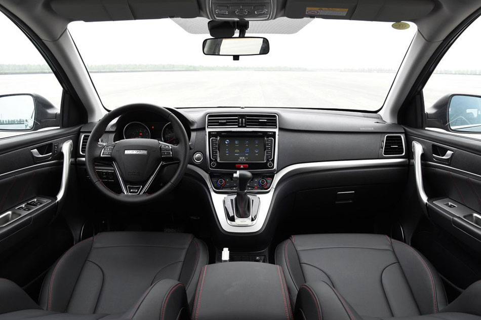 2017款 1.5T 自动两驱尊贵型 内饰